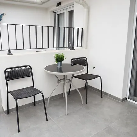 Airport Apartment